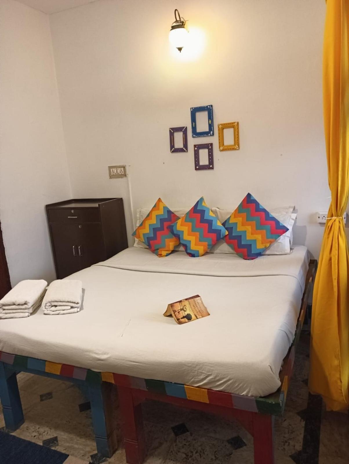 Gostops Lite Варанаси Экстерьер фото