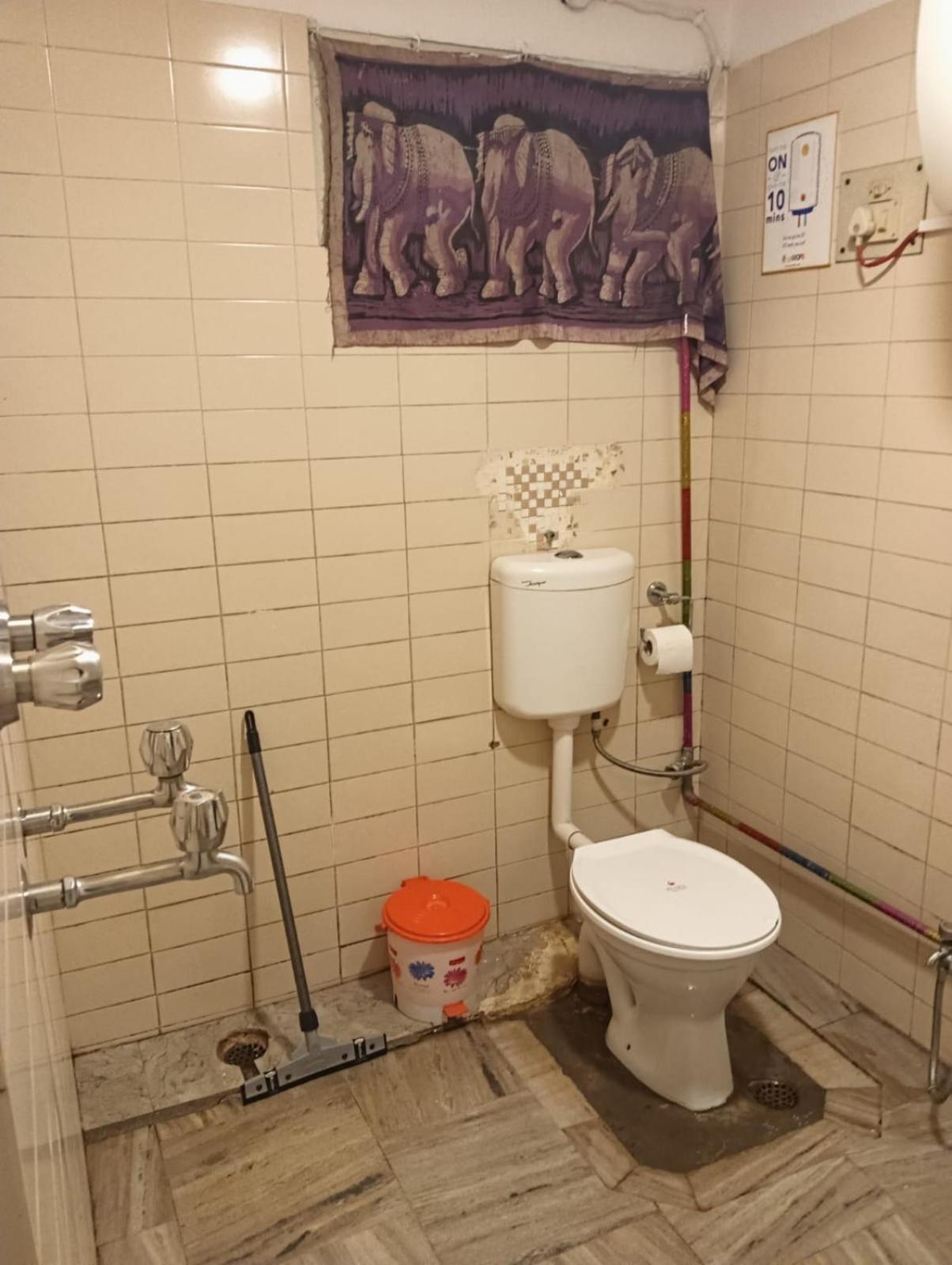 Gostops Lite Варанаси Экстерьер фото
